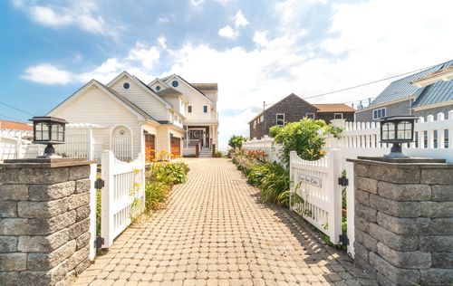 167 Shore Rd, Clinton, CT, 06413-2346 | Card Image