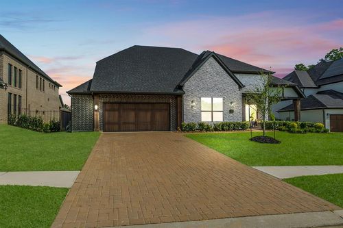 110 Oak Estates Dr, Conroe, TX, 77384-2111 | Card Image