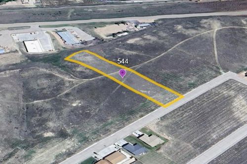 544 Emigrant Dr, Glenrock, WY, 82637-5131 | Card Image