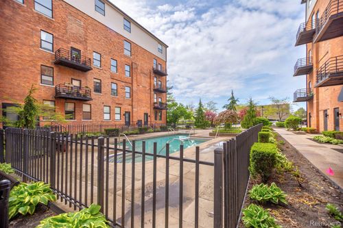apt-333e-6533 E Jefferson Ave, Detroit, MI, 48207-4362 | Card Image