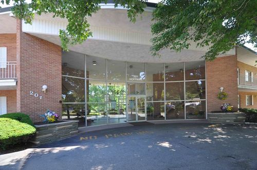 apt-19-201 Hoffman Ave, Cranston, RI, 02920-4540 | Card Image