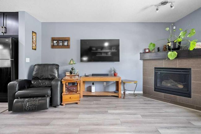 117 Chaparral Valley Gdns Se, Townhouse with 3 bedrooms, 3 bathrooms and 2 parking in Calgary AB | Image 7