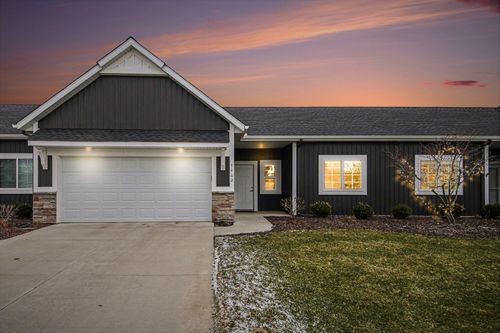 7462 Hardwood St Se, Caledonia, MI, 49316-8027 | Card Image