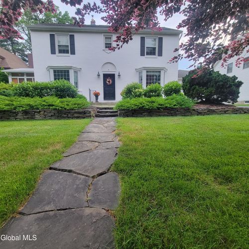 41 Berkshire Dr, East Greenbush, NY, 12061-1834 | Card Image