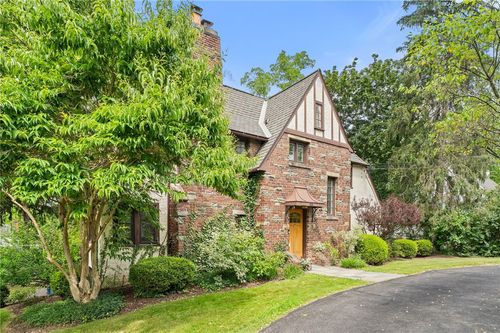 420 Hanshaw Rd, Ithaca, NY, 14850-2212 | Card Image