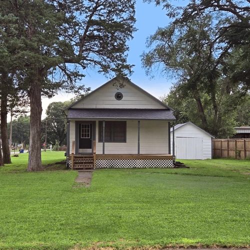 301 N Poplar St, Solomon, KS, 67480-8234 | Card Image