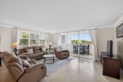 327-3640 N Ocean Dr, Riviera Beach, FL, 33404-3266 | Card Image