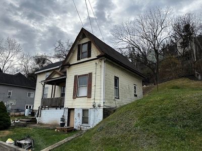 231 Seneca St, House other with 3 bedrooms, 1 bathrooms and null parking in Turtle Creek PA | Image 2