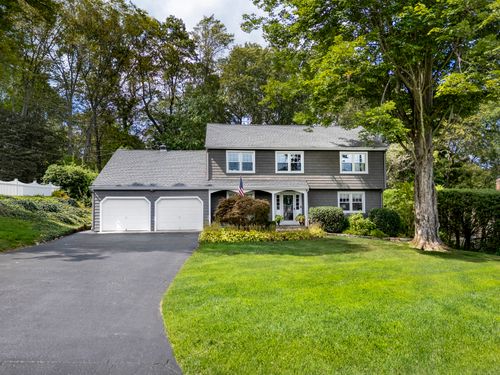 72 Mohican Hill Rd, Fairfield, CT, 06825-2325 | Card Image