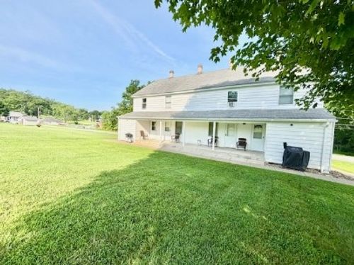 112 April Ct, Irwin, PA, 15642 | Card Image