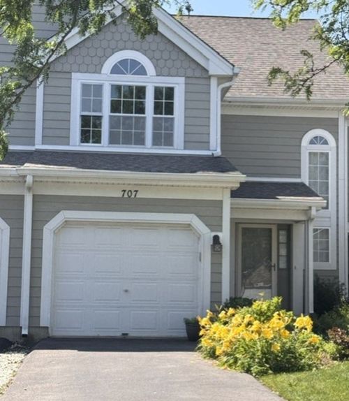 707 Kingsbridge Dr, Carol Stream, IL, 60188-4370 | Card Image