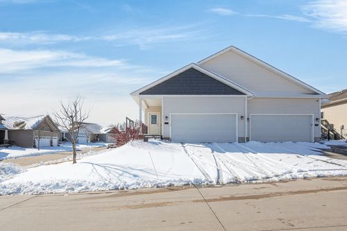 711 Dogwood Ln, Norwalk, IA, 50211-2231 | Card Image