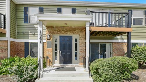 apt-104-1561 Raymond Dr, Naperville, IL, 60563-9705 | Card Image