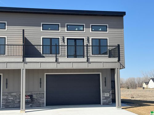 908 S Turtle Cove Ct, North Sioux City, SD, 57049-5026 | Card Image