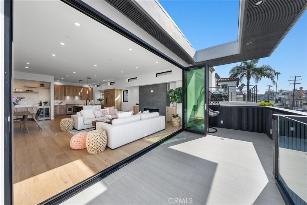 Residential Lease in Hermosa Beach 4