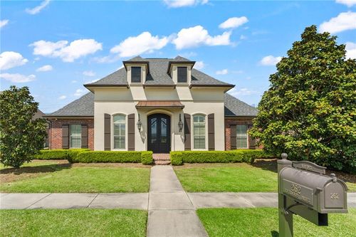 262 Riverwood Dr, Houma, LA, 70360-7984 | Card Image