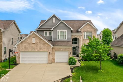 7827 Hedgehop Dr, Zionsville, IN, 46077-9835 | Card Image