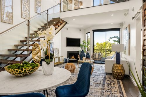 unit-302-660 N Sweetzer Ave, LOS ANGELES, CA, 90048-2174 | Card Image