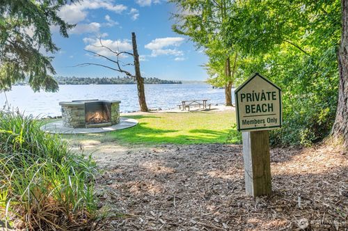 2705 107th Avenue Se, Beaux Arts, WA, 98004 | Card Image