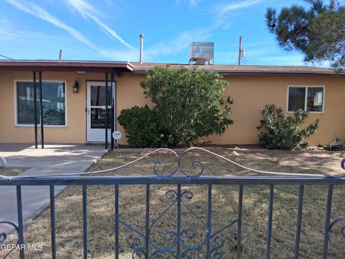 9040 Diana Dr, El Paso, TX, 79904-1525 | Card Image