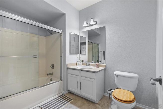 UNIT-2424 - 41410 Juniper St, Condo with 2 bedrooms, 2 bathrooms and 2 parking in Murrieta CA | Image 12