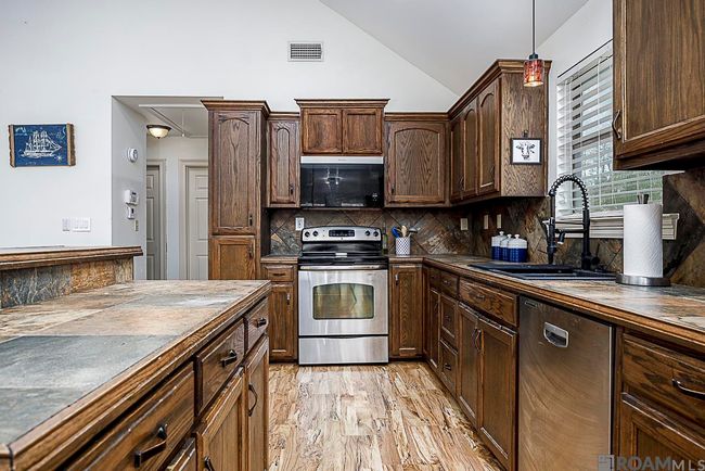 21260 Diversion Canal Rd, House other with 2 bedrooms, 2 bathrooms and null parking in Maurepas LA | Image 8