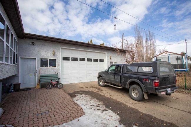 4302 Grandview Boulevard, Home with 5 bedrooms, 2 bathrooms and 4 parking in Red Deer AB | Image 35