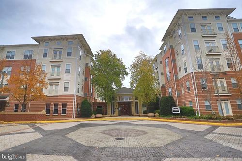 apt-465-2765 Centerboro Dr, VIENNA, VA, 22181-6194 | Card Image