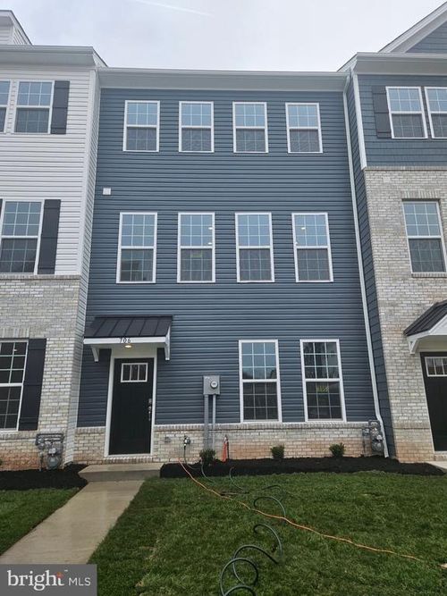 706 Ore St, PHOENIXVILLE, PA, 19460-1352 | Card Image