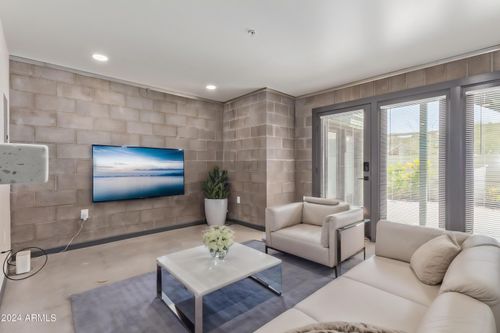 1a-129 N 11th Ave, Phoenix, AZ, 85007-2706 | Card Image