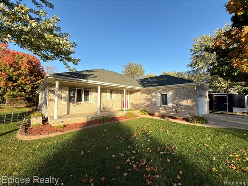 426 Oak Ln, Yale, MI, 48097-3336 | Card Image