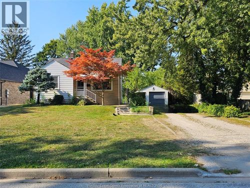 1040 Kennedy Dr W, Windsor, ON, N9G1T1 | Card Image