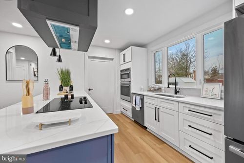 708 W Jasper Ct, STERLING, VA, 20164-5015 | Card Image