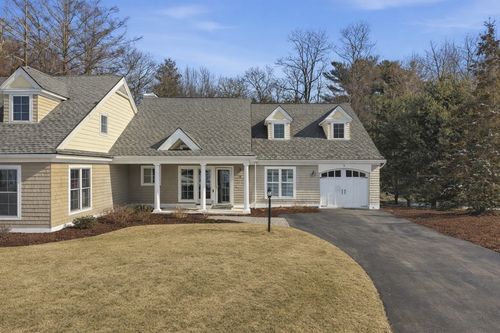 18-18 Winterberry Ln, Hanover, MA, 02339-1240 | Card Image