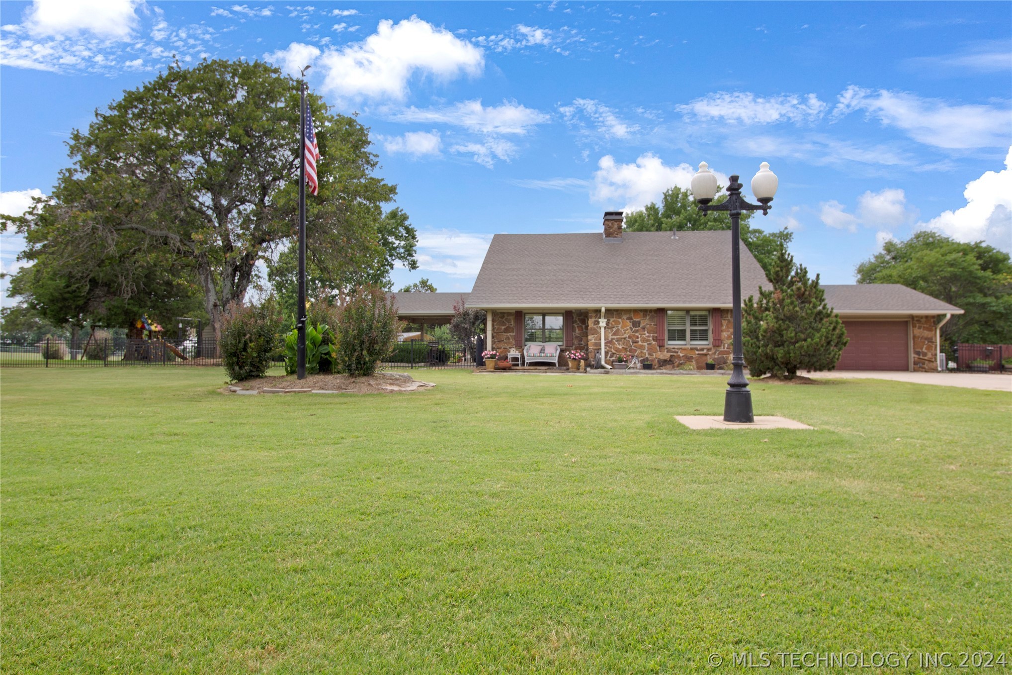 28th St, Collinsville, OK 74021