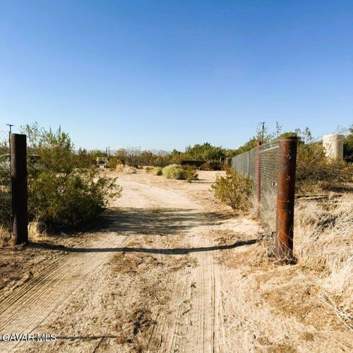 61 Joshua Ln, Mojave, CA, 93501 | Card Image