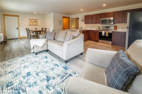 301 Spring St, Gardiner, MT, 59030-7750 | Card Image