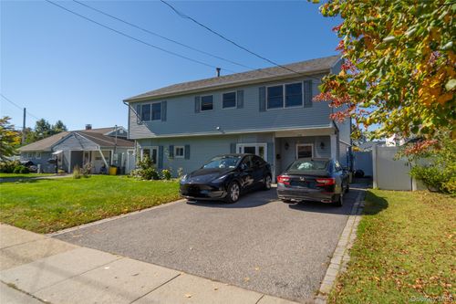 220 Jerusalem Avenue, Oyster Bay, NY, 11801 | Card Image