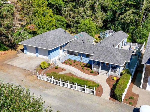 715 N Laurel St, Cannon Beach, OR, 97110-3111 | Card Image