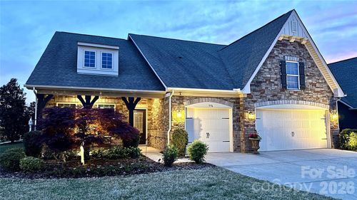 596 Moses Dr, Fort Mill, SC, 29707-0033 | Card Image