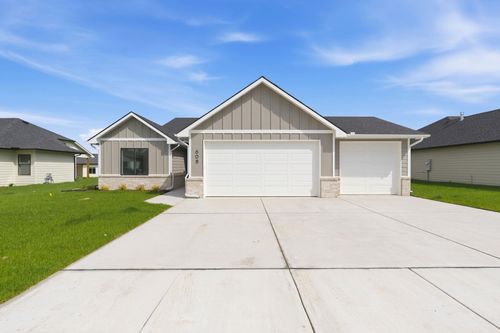 608 E Elmwood St, Park City, KS, 67147-1124 | Card Image