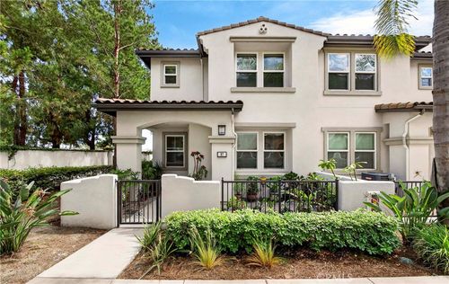 87 Bixby Cir, Buena Park, CA, 90621-8446 | Card Image