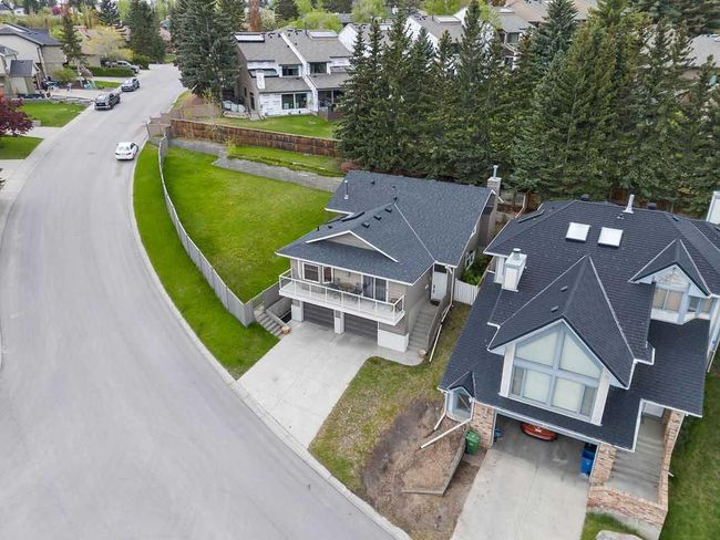 76 Coach Gate Way Sw, House other with 3 bedrooms, 2 bathrooms and 4 parking in Calgary AB | Image 40