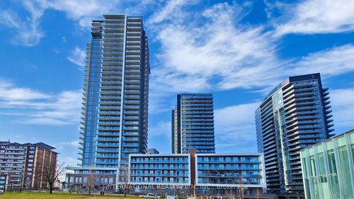 904-32 Forest Manor Road, North York, ON, M2J1M1 | Card Image