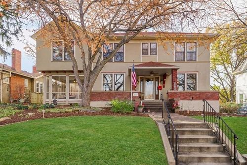 1024 S Broadway St, Leavenworth, KS, 66048-3104 | Card Image