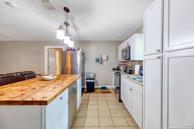 461 Rust Ranch Rd, House other with 4 bedrooms, 2 bathrooms and null parking in Blanco TX | Image 8