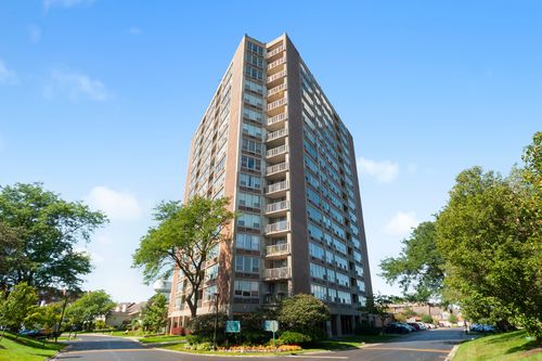 apt-3a-3925 Triumvera Dr, Glenview, IL, 60025-3868 | Card Image