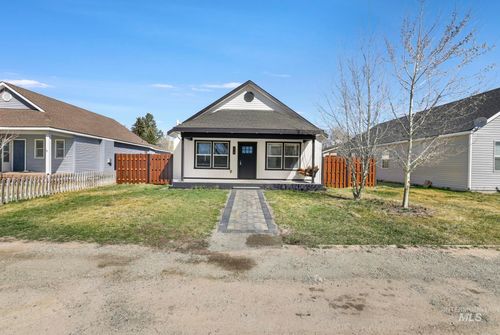 219 E Spruce Ave., Fairfield, ID, 83327 | Card Image