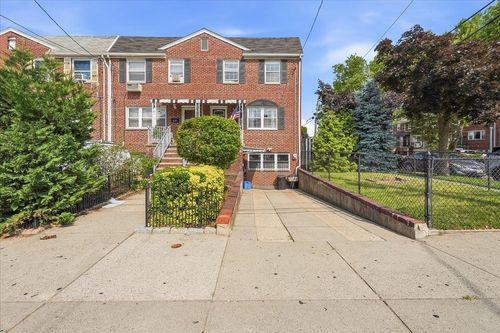 631 Avenue A, Bayonne, NJ, 07002-1707 | Card Image