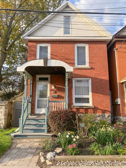 38 Ordnance St, Kingston, ON, K7K1G4 | Card Image
